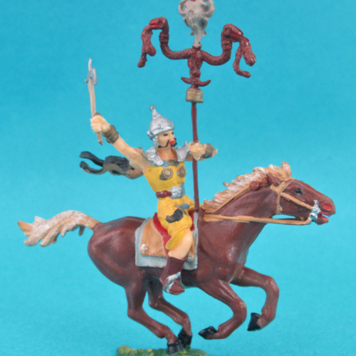 8752 4  Hun avec hache et süld avec crâne d'animal type II sur cheval 3 (III a).